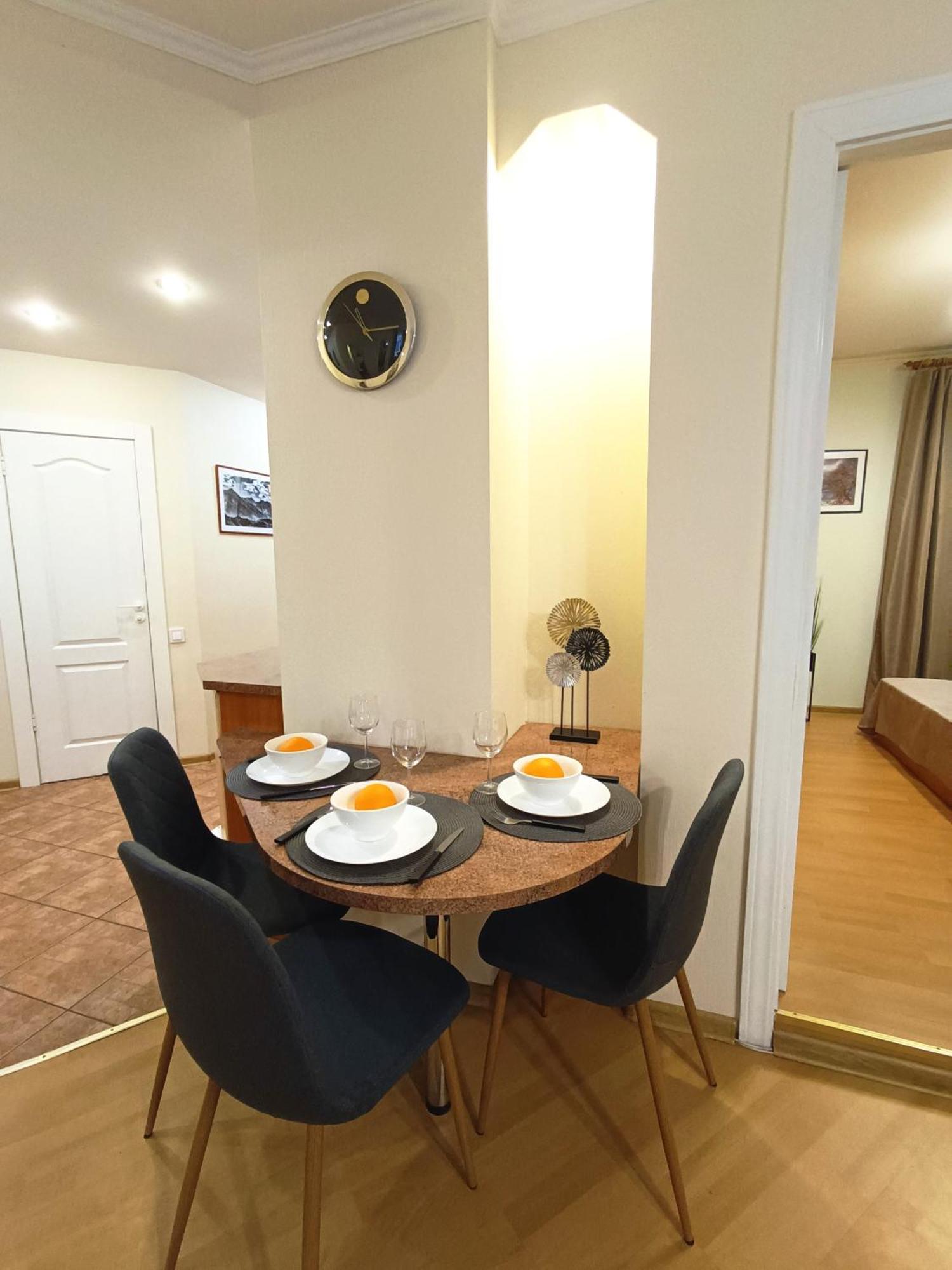 Two Bedroom Apartment In Old Town, Up To 6 Guests รีกา ภายนอก รูปภาพ